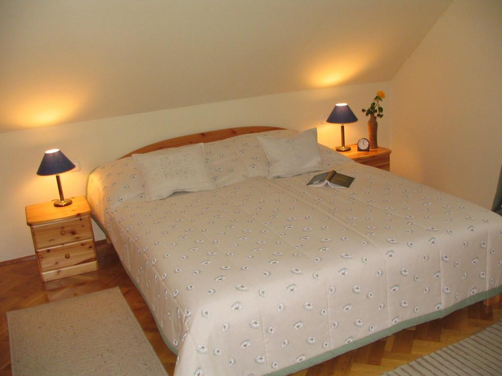Toelgyes Apartment Hajdúszoboszló الغرفة الصورة